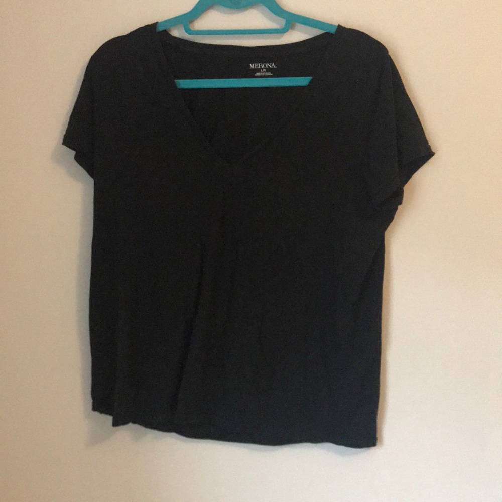 Black V neck t-shirt